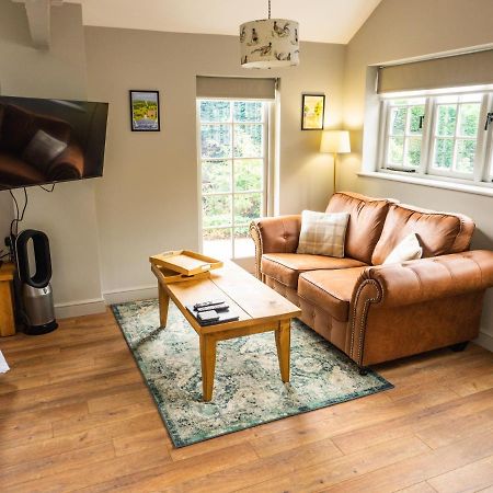 1 Bed Studio In Two Dales Near Matlock & Bakewell المظهر الخارجي الصورة